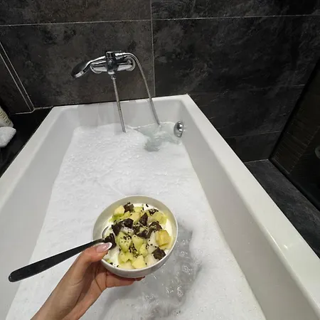 Lit Apartments, Jacuzzi Appartamento Tirana