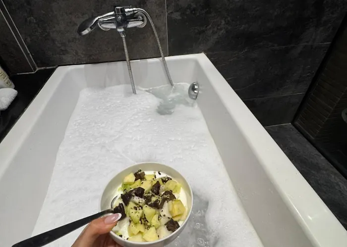 Lit Apartments, Jacuzzi Appartamento Tirana