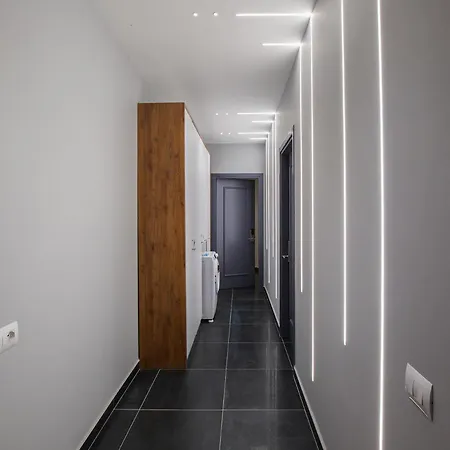 Lit Apartments, Jacuzzi * Τίρανα